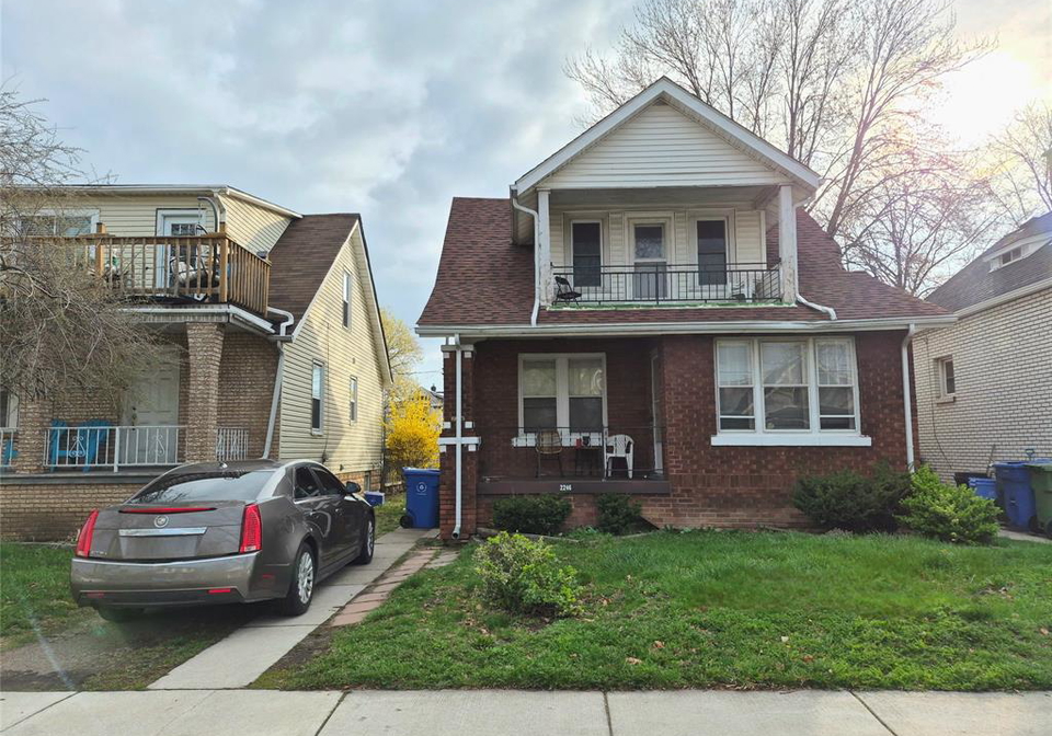 2246-mercer-street-windsor-ontario-26008095