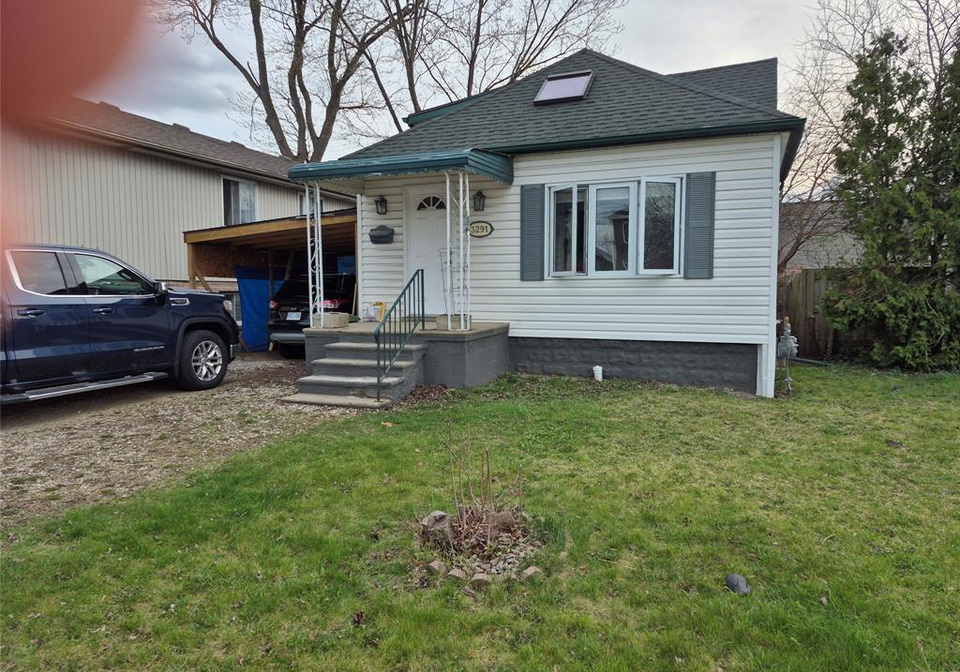 3291-riberdy-windsor-ontario-26008096