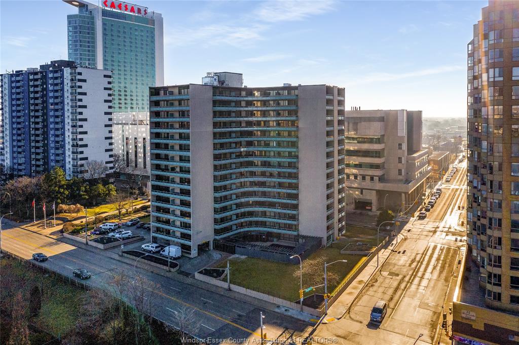 111-riverside-drive-east-windsor-ontario-26008098