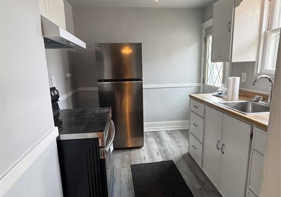 1645-goyeau-windsor-ontario-26008139