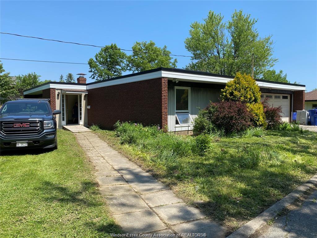 3052-lauzon-windsor-ontario-26008178
