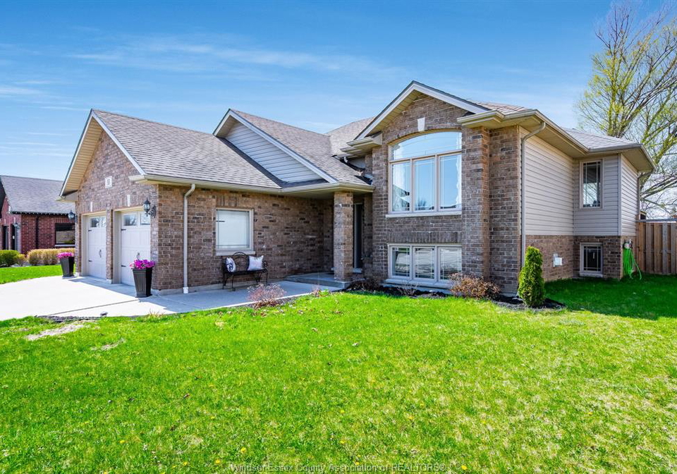53-antonio-leamington-ontario-26008186