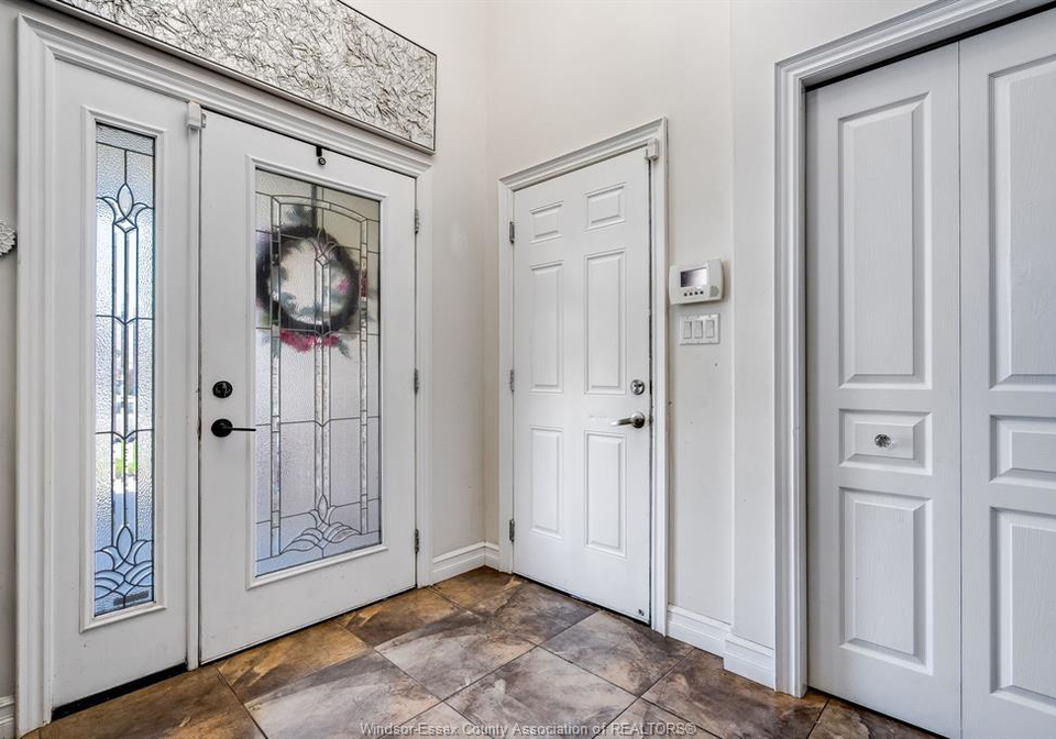 53-antonio-leamington-ontario-26008186