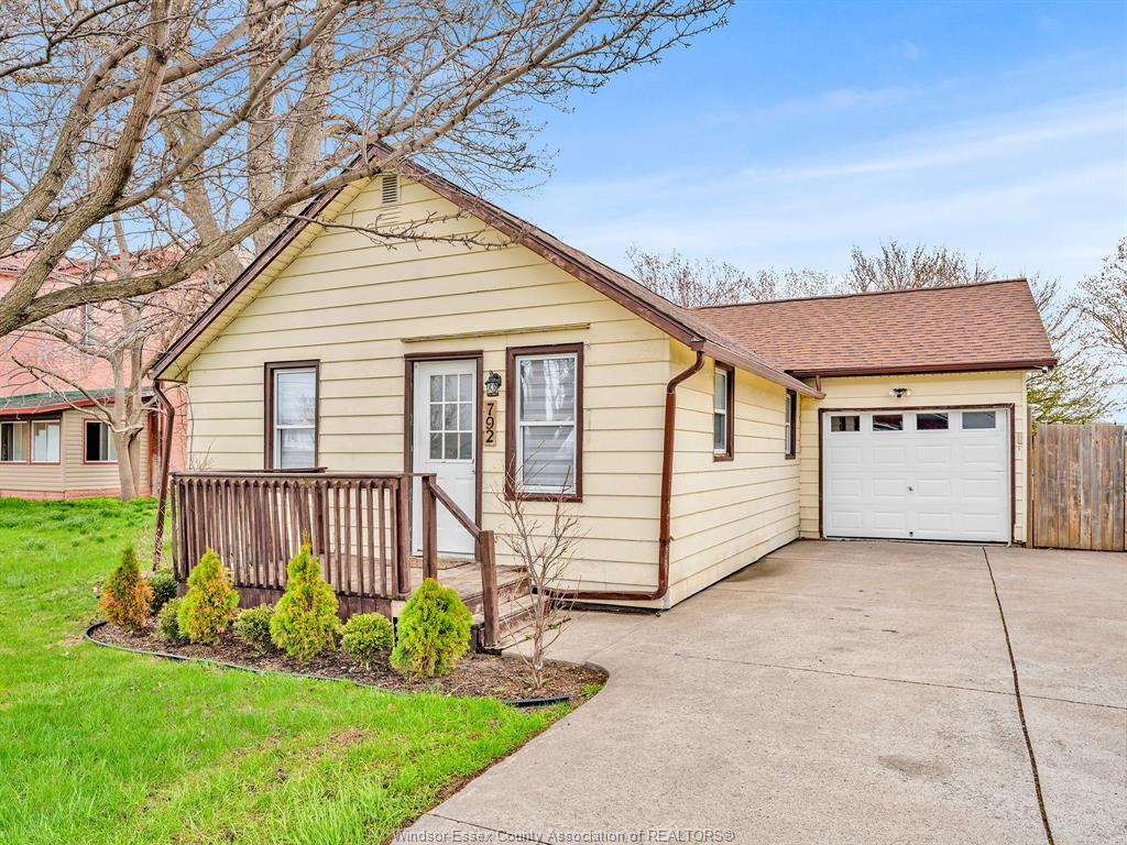 792-highway-77-leamington-ontario-26008191
