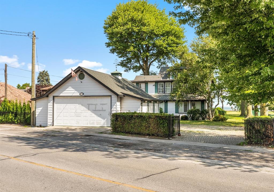 13050-riverside-drive-east-tecumseh-ontario-26008212