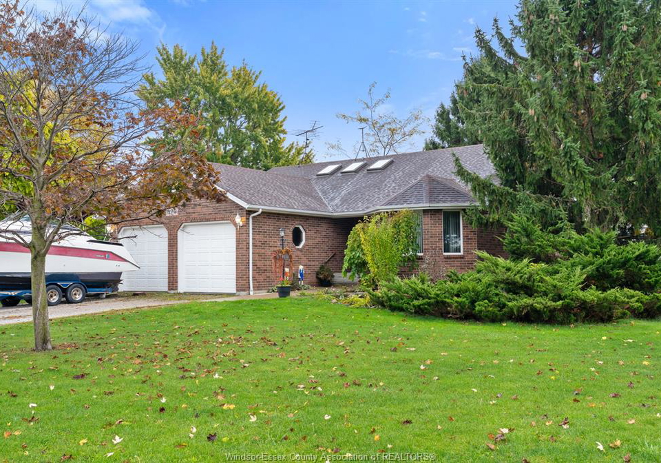 879-road-2-w-kingsville-ontario-26008237