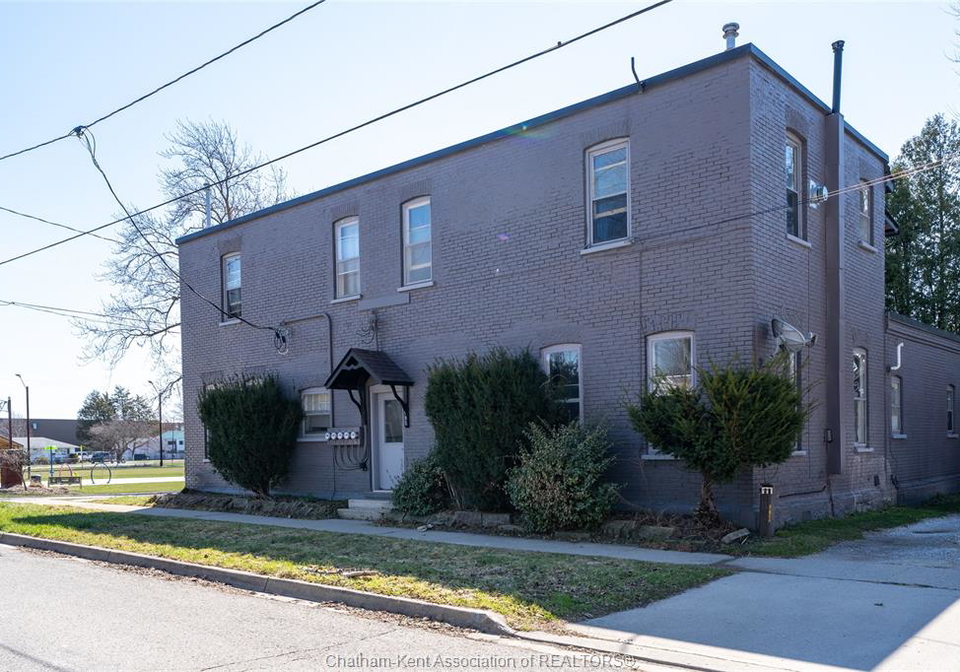 195-sydenham-street-dresden-ontario-26008265