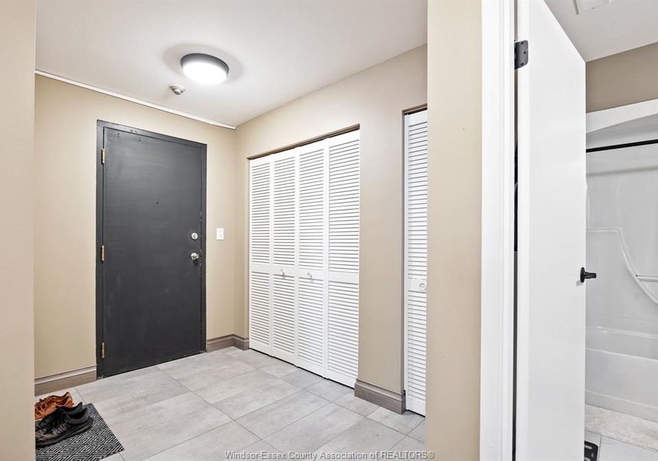 540-ouellette-avenue-windsor-ontario-26008288