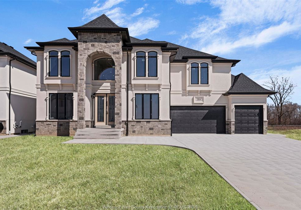322-benson-amherstburg-ontario-26008296