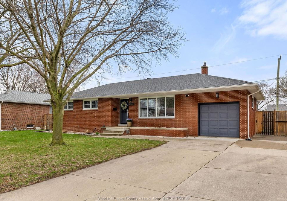 1064-virginia-avenue-windsor-ontario-26008320