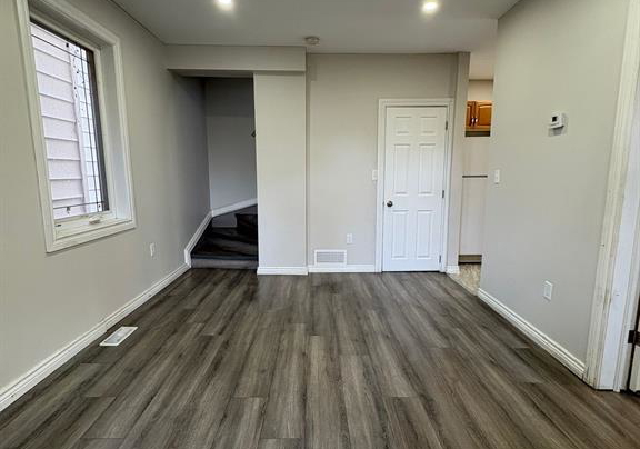 830-parent-windsor-ontario-26008328