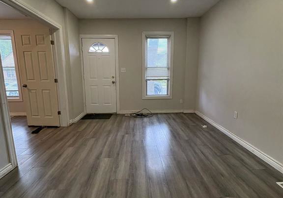 830-parent-windsor-ontario-26008328