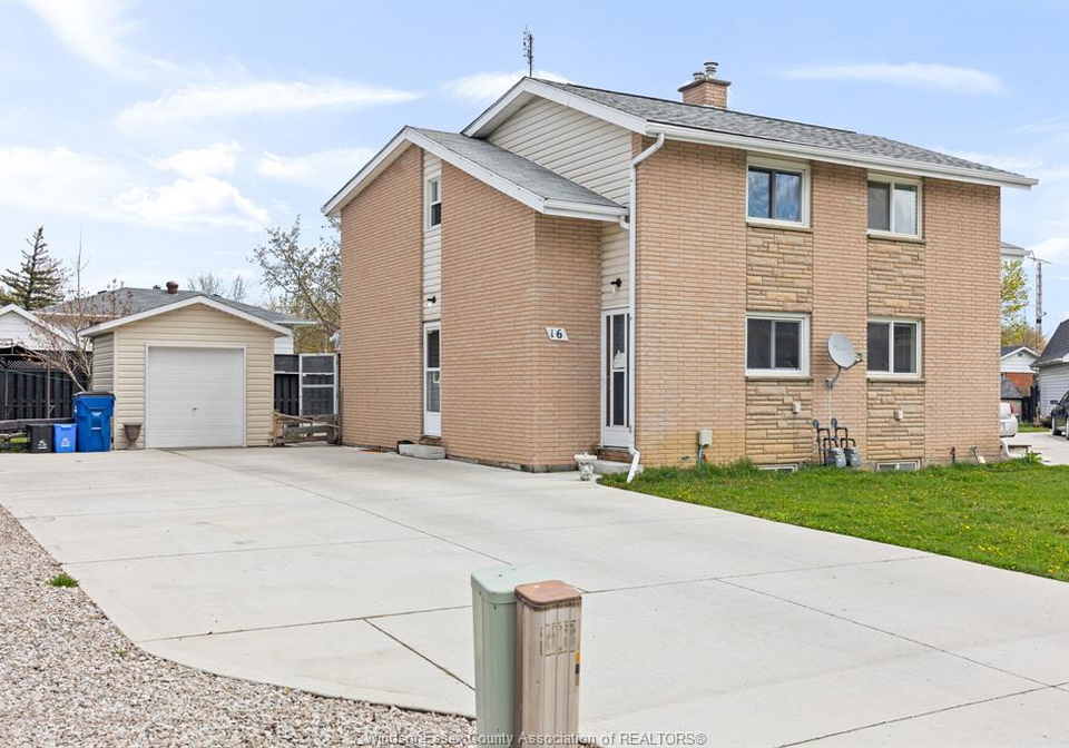 16-vanier-tilbury-ontario-26008379