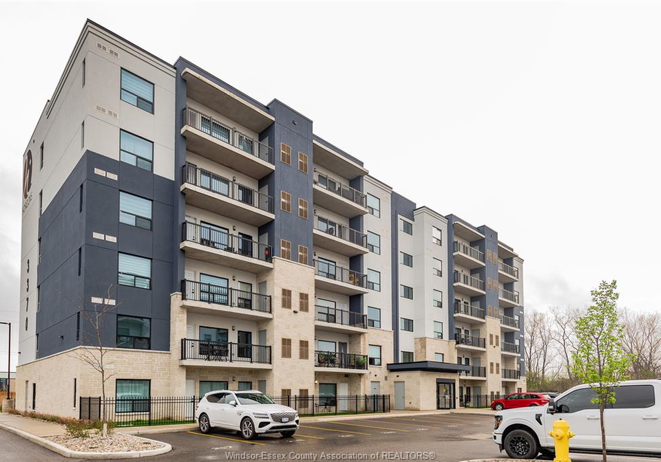 3370-stella-crescent-windsor-ontario-26008401
