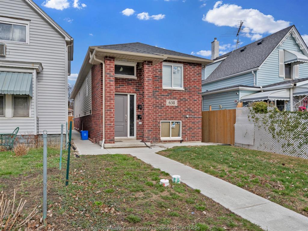 658-caron-windsor-ontario-26008427