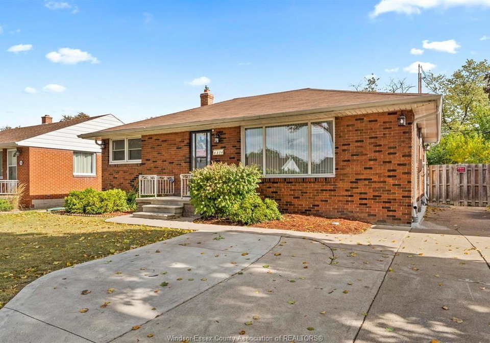 1374-josephine-windsor-ontario-26008456