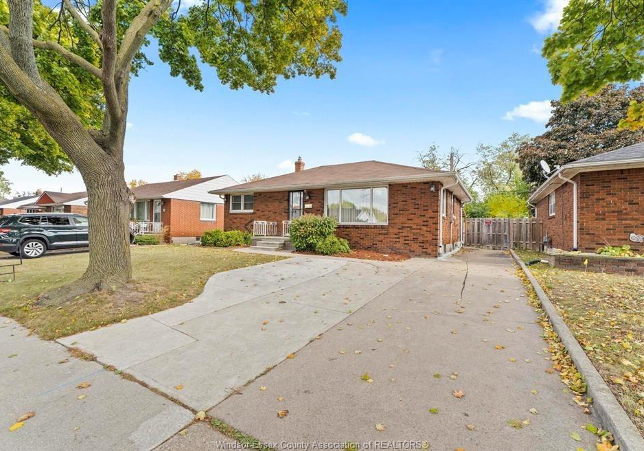 1374-josephine-windsor-ontario-26008456