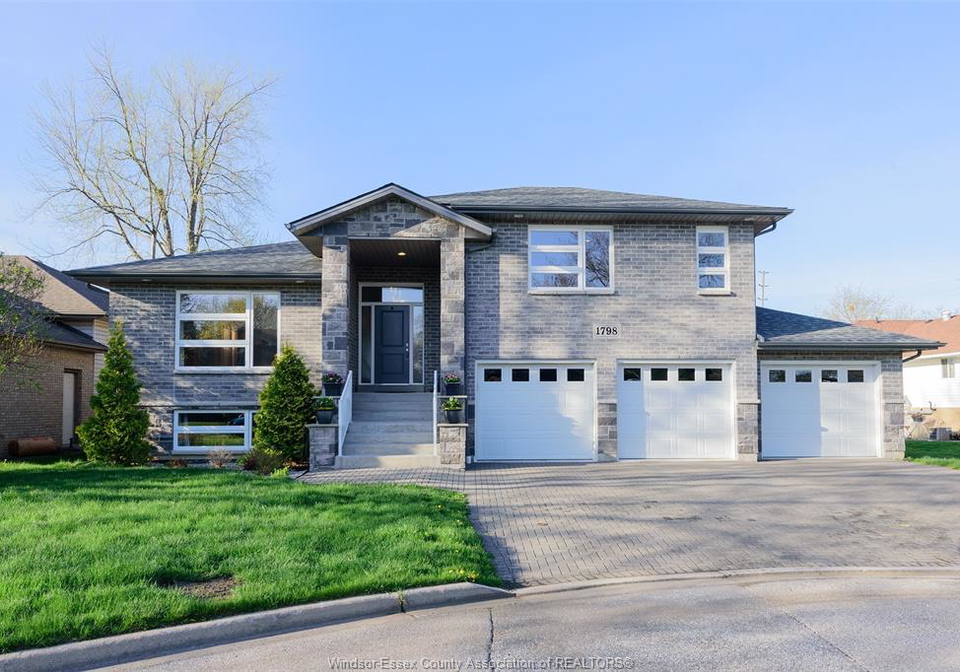 1798-argus-street-lasalle-ontario-26008494