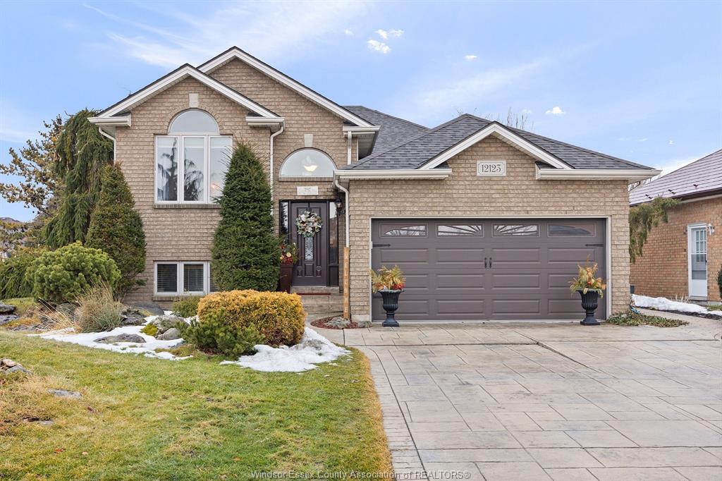 12123-cranbrook-tecumseh-ontario-26008549