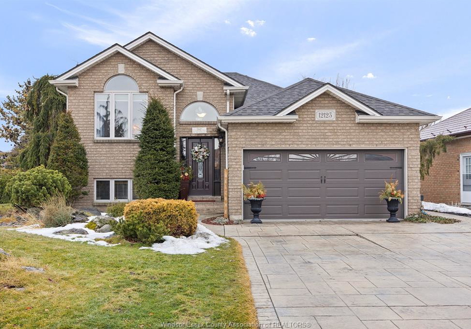 12123-cranbrook-tecumseh-ontario-26008549