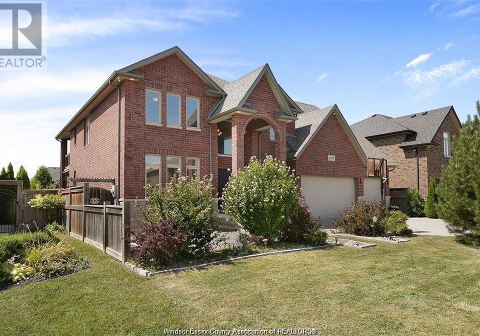 1078-charlotte-crescent-lakeshore-ontario-26008587