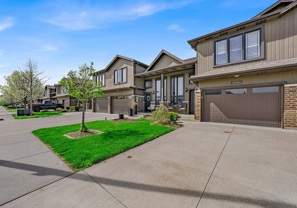 11944-thistledown-windsor-ontario-26008613