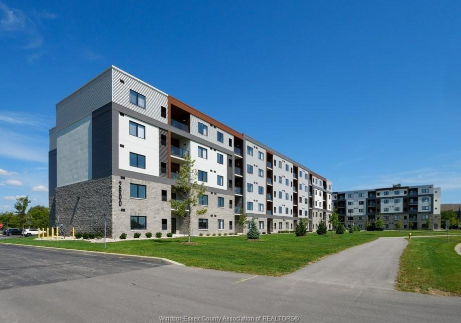 2600-sandwich-west-parkway-lasalle-ontario-26008633