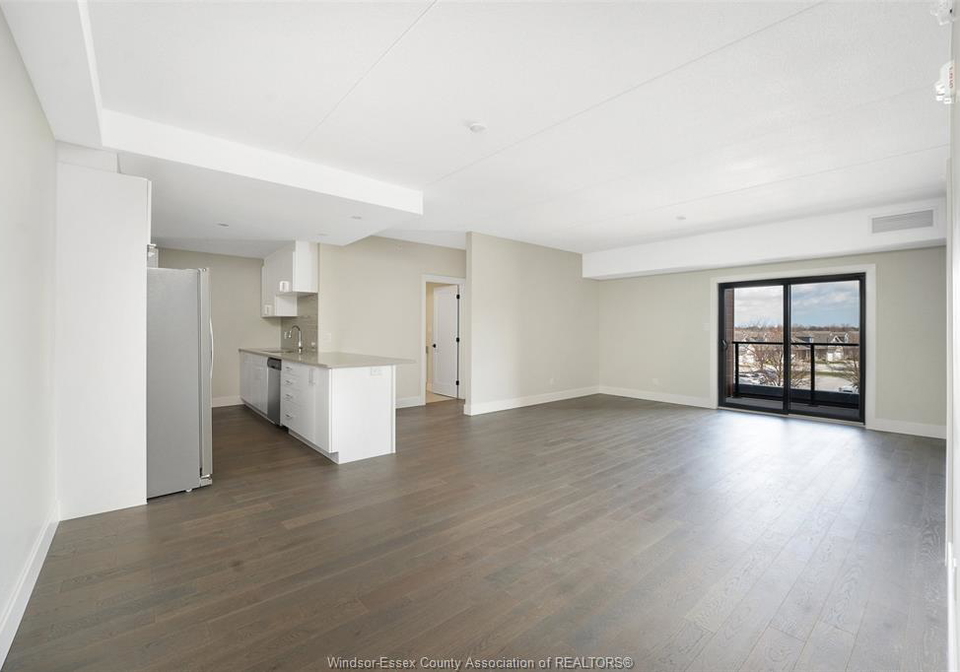 2550-sandwich-west-parkway-lasalle-ontario-26008643