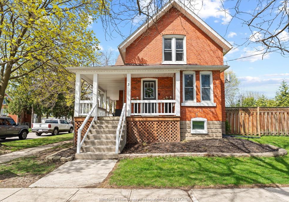 3-lyon-tilbury-ontario-26008652
