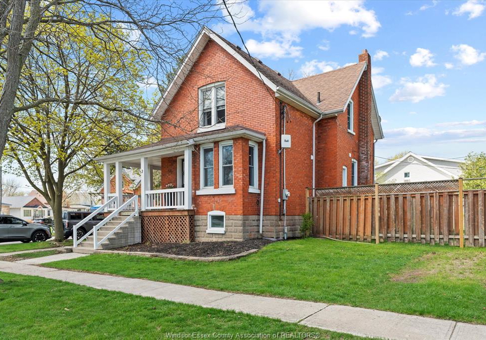 3-lyon-tilbury-ontario-26008652