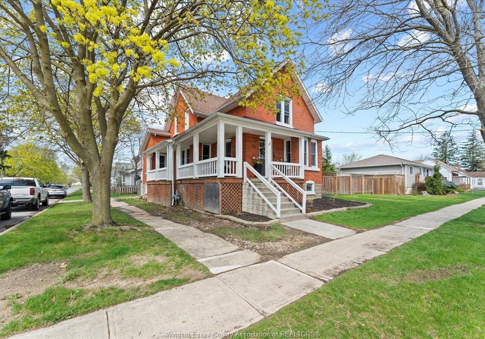 3-lyon-tilbury-ontario-26008652