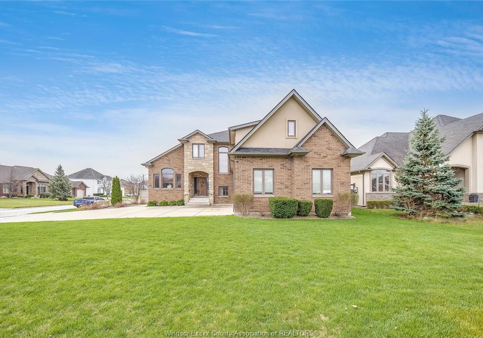12337-candlewood-drive-tecumseh-ontario-26008678
