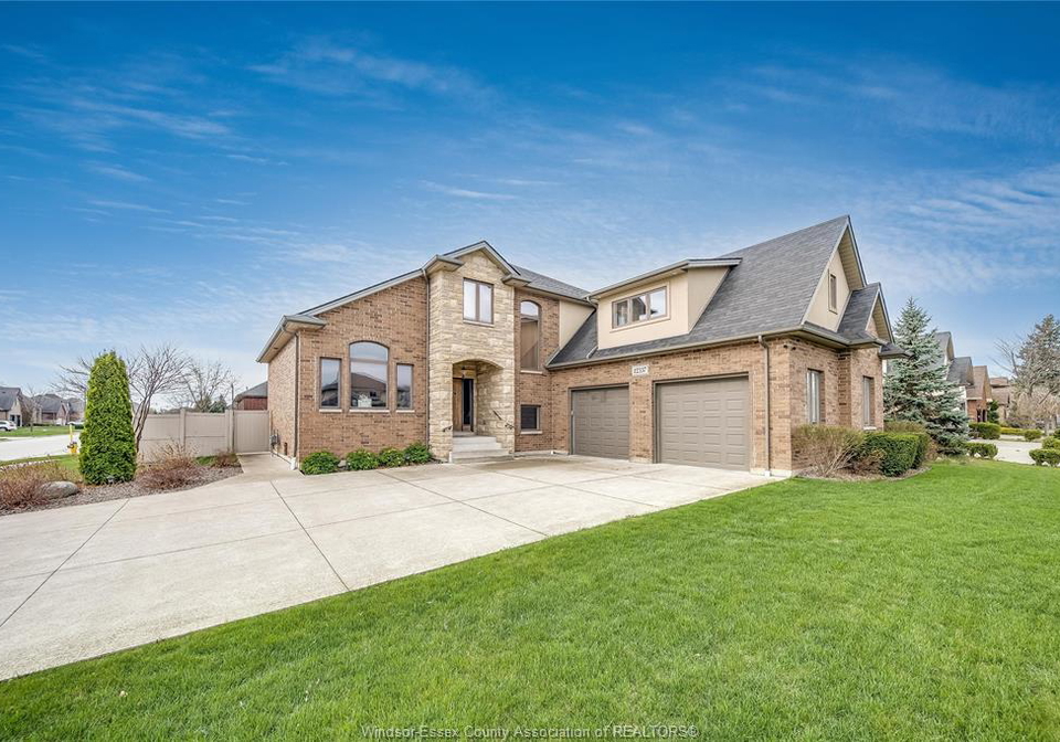 12337-candlewood-drive-tecumseh-ontario-26008678