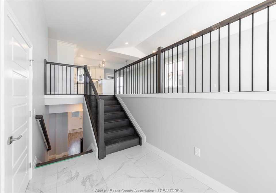14-noble-amherstburg-ontario-26008695