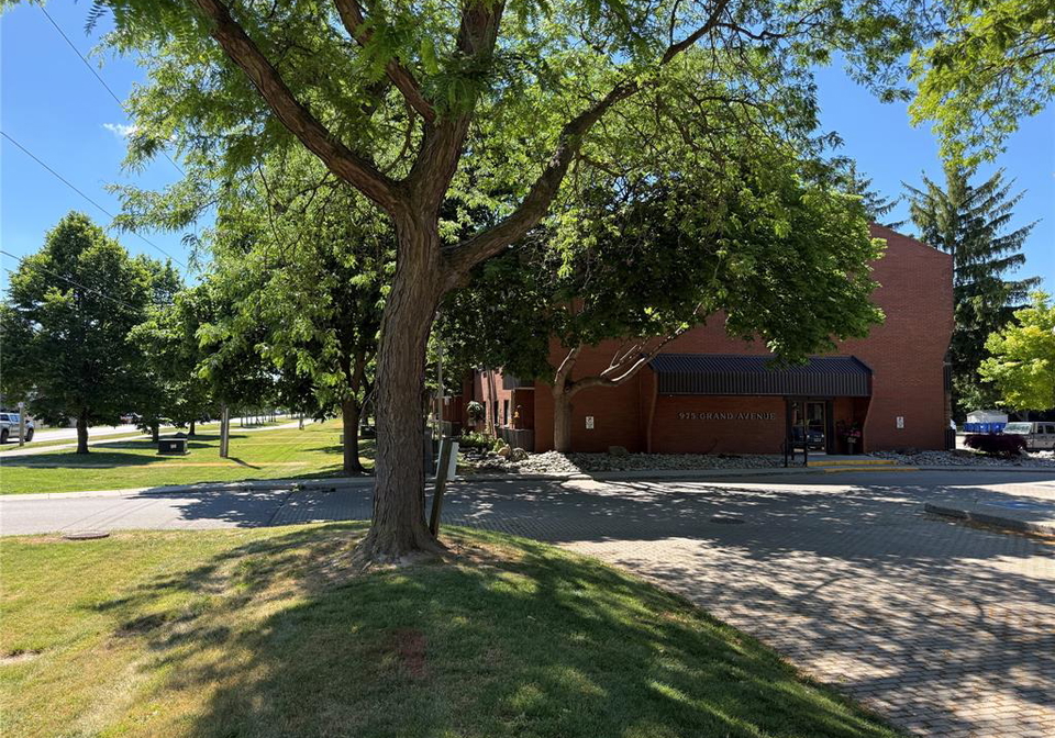 975-grand-avenue-west-chatham-ontario-26008710