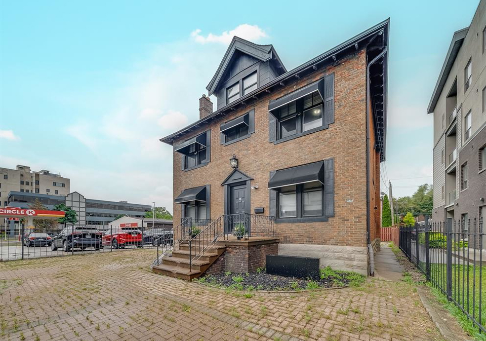 961-ouellette-avenue-windsor-ontario-26008763
