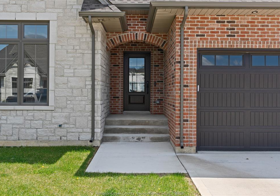 952-st-jude-court-windsor-ontario-26008787