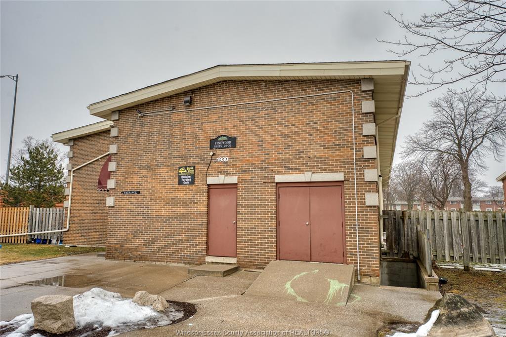 1930-columbia-court-windsor-ontario-26008793