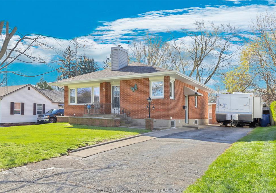 42-grace-leamington-ontario-26008809