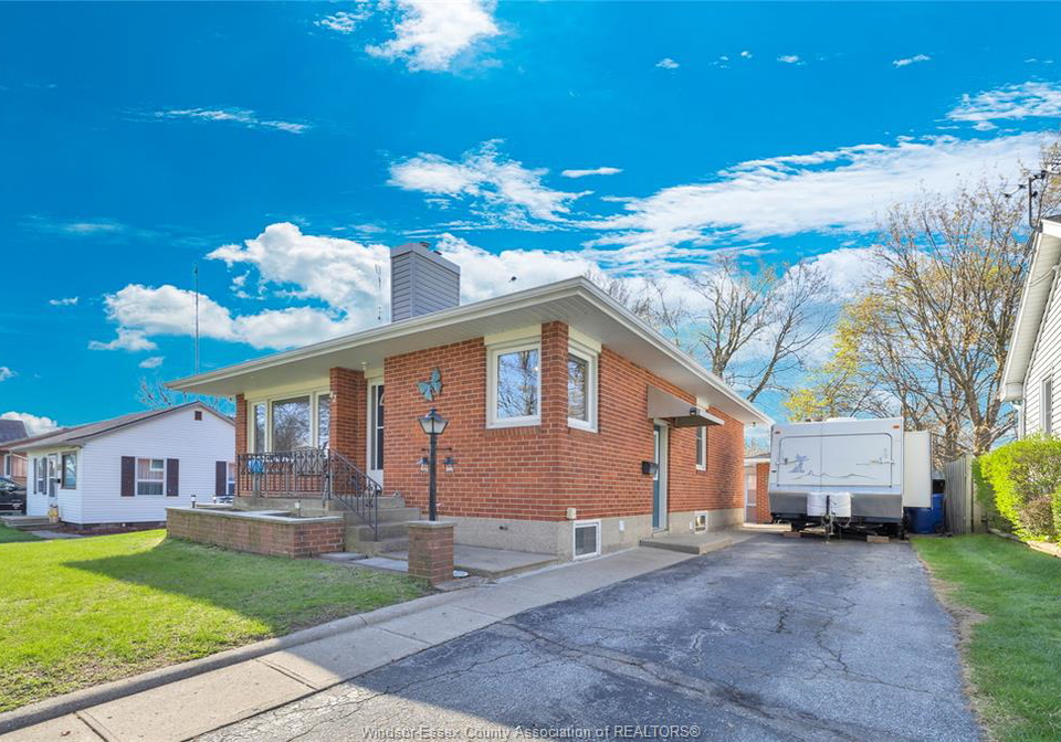 42-grace-leamington-ontario-26008809