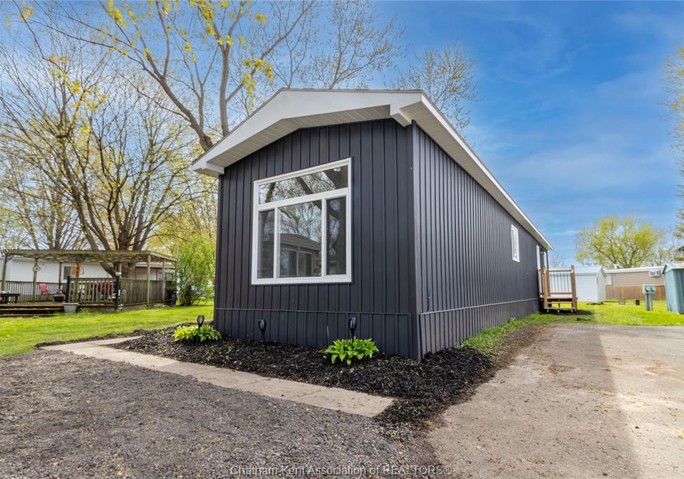 42-london-court-chatham-ontario-26008839