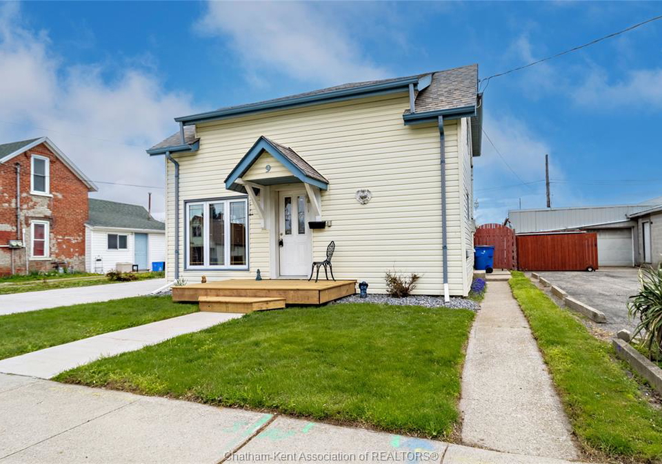 9-woods-street-chatham-ontario-26008841