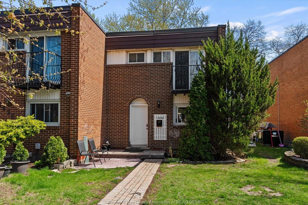 1858-eastgate-estates-windsor-ontario-26008871