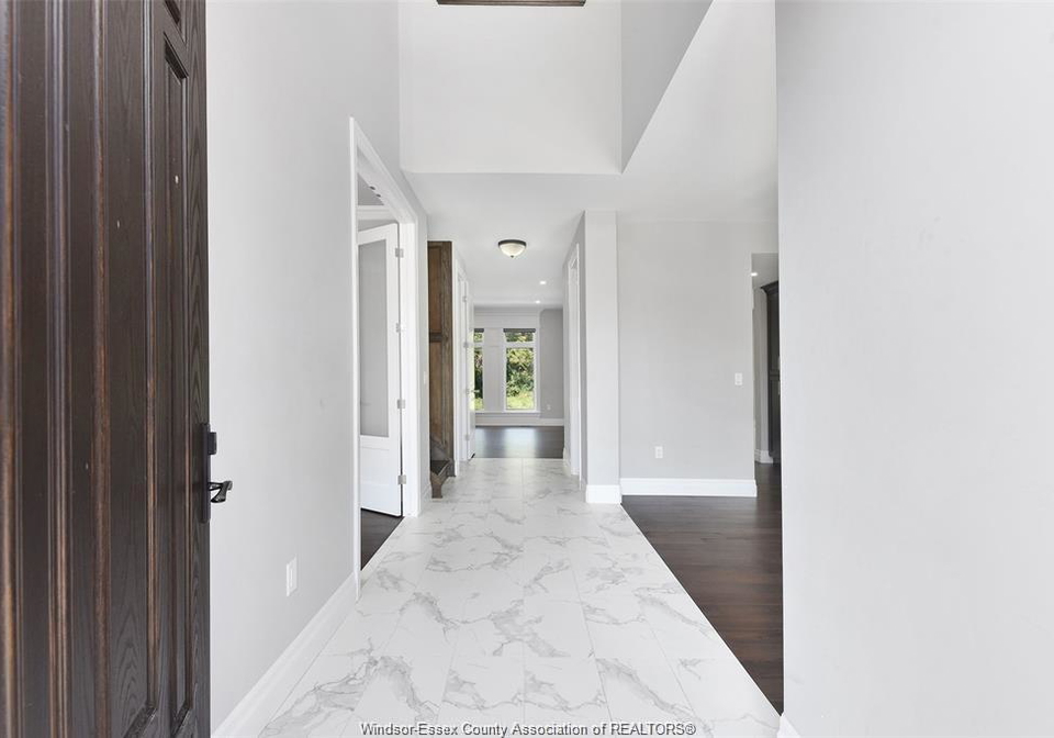 566-maguire-street-windsor-ontario-26008898