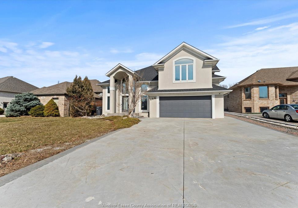 938-nova-windsor-ontario-26008903
