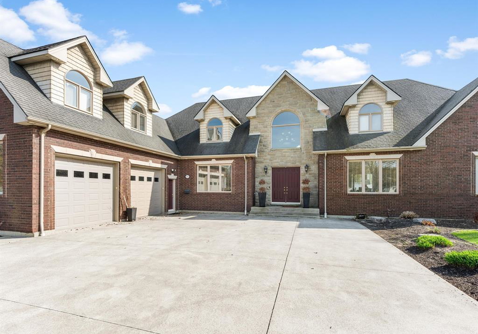 2055-hickory-lane-kingsville-ontario-26008917