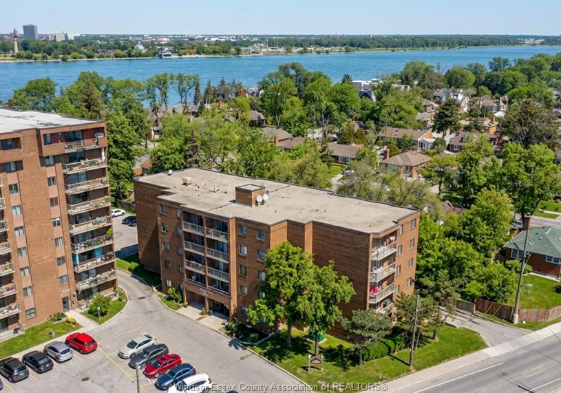 3950-wyandotte-street-windsor-ontario-26008927