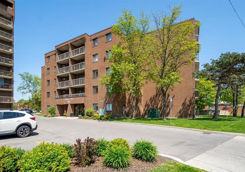 3950-wyandotte-street-windsor-ontario-26008927