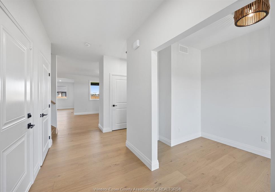 105-erie-isle-court-amherstburg-ontario-26008946