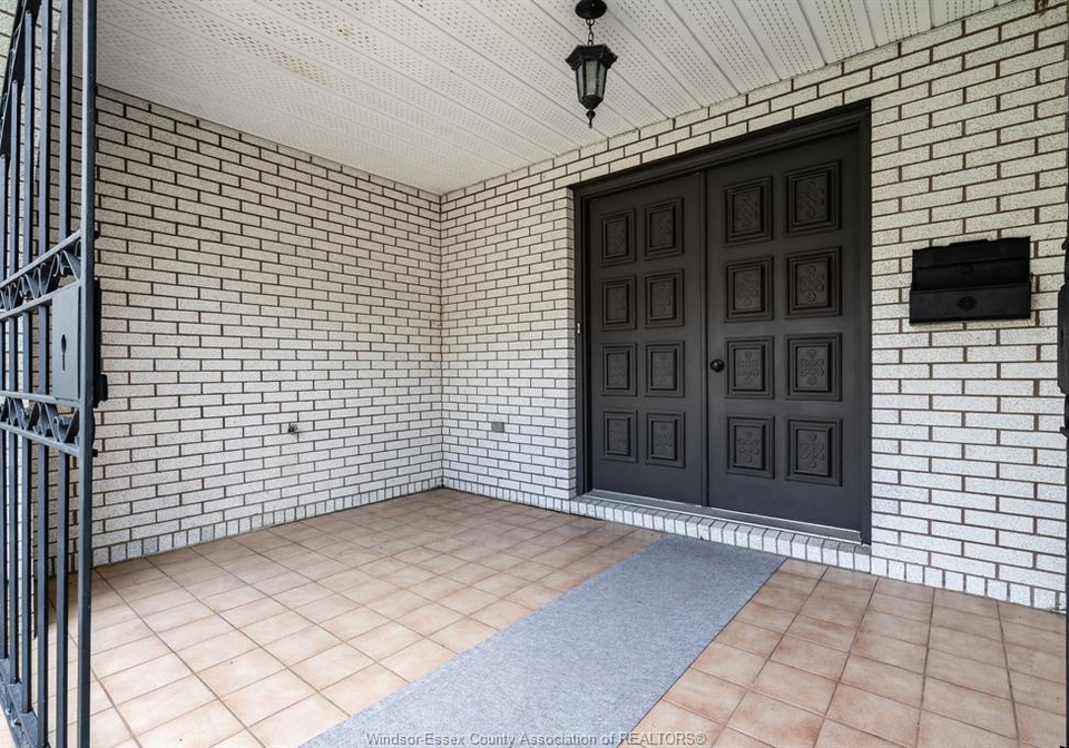 3770-huntington-windsor-ontario-26008954